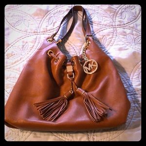 Beautiful Michael Kors Bucket Bag In Luggage